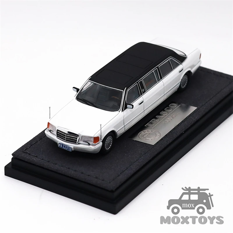 Art of Model 1:64 W126- Pearl White Diecast Model Car
Art of Model 1:64 W126- Pearl White Diecast Model Car
