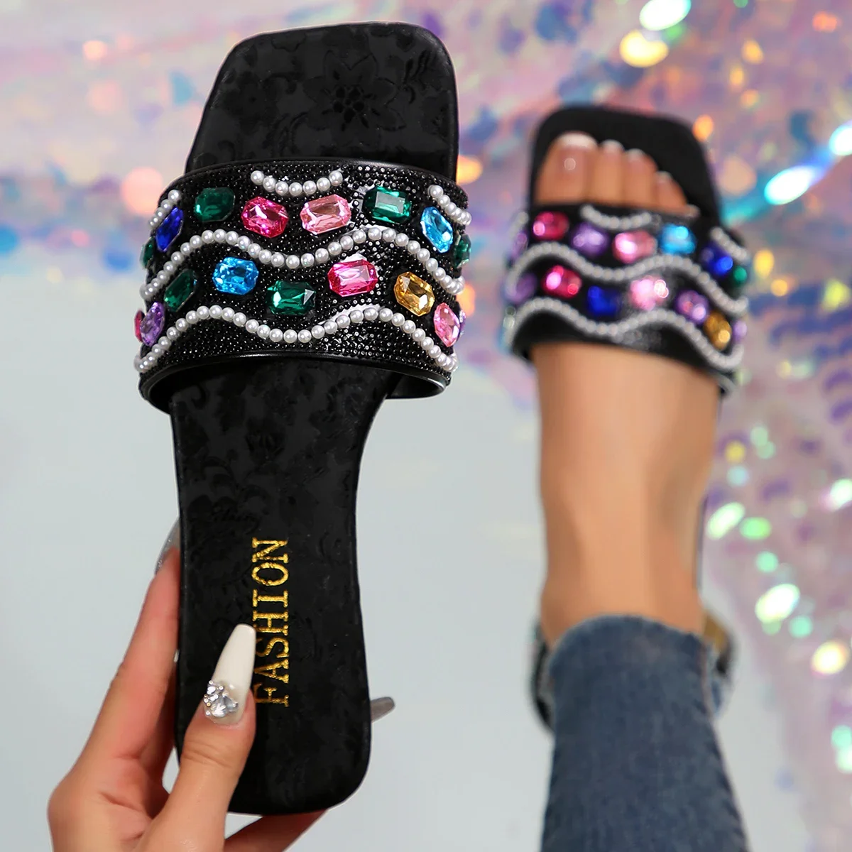 New Designer Women Slippers Summer Rhinestone Flats Sandals Indoor Bathroom Outdoor Walk Fashion Show Plus Size 35-42
New Designer Women Slippers Summer Rhinestone Flats Sandals Indoor Bathroom Outdoor Walk Fashion Show Plus Size 35-42