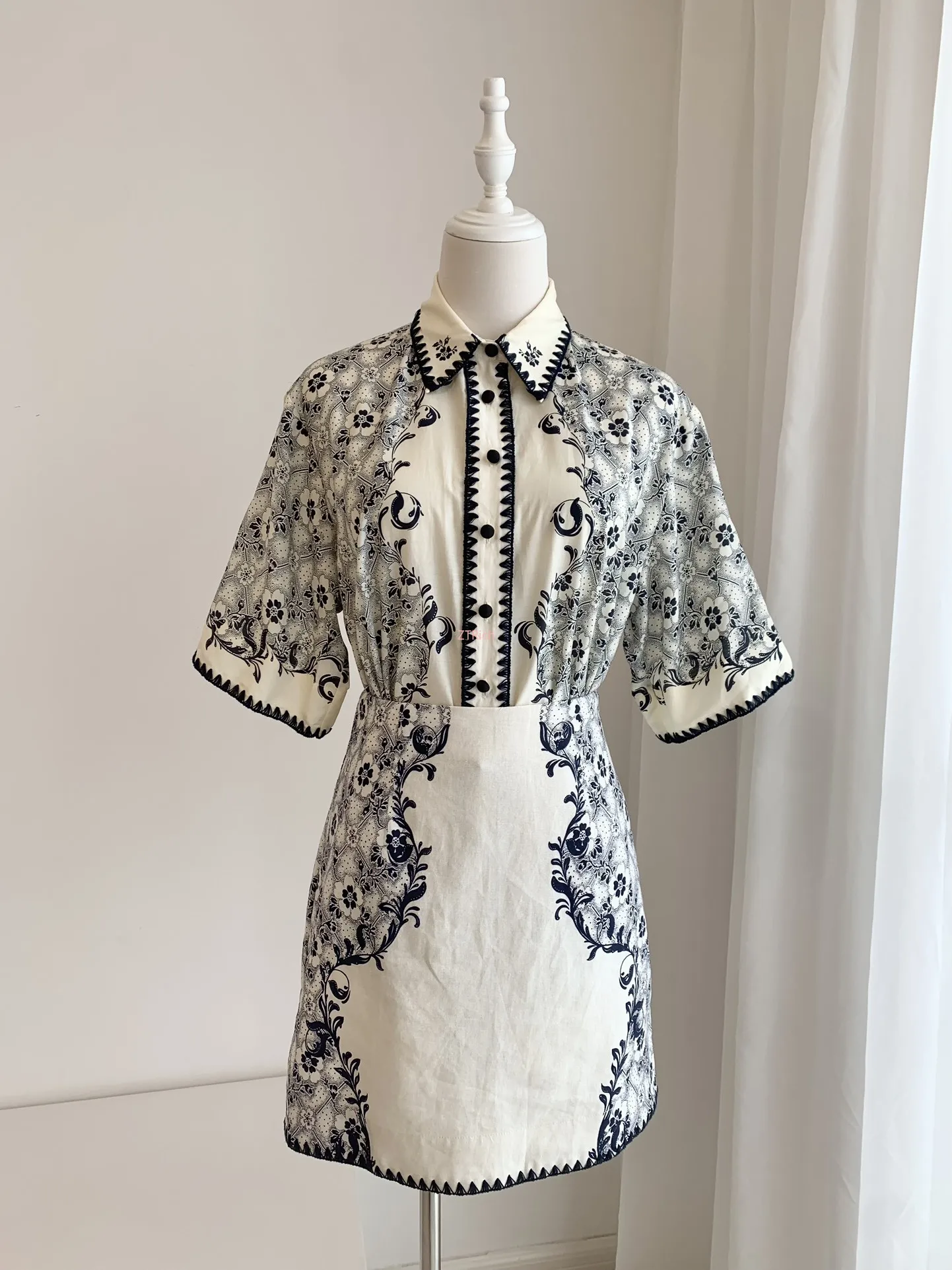 Women Printed Front Buttons Turn-down Collar Short Sleeve Embroidered Edge Linen Shirt Or High Waist Skirt
Women Printed Front Buttons Turn-down Collar Short Sleeve Embroidered Edge Linen Shirt Or High Waist Skirt