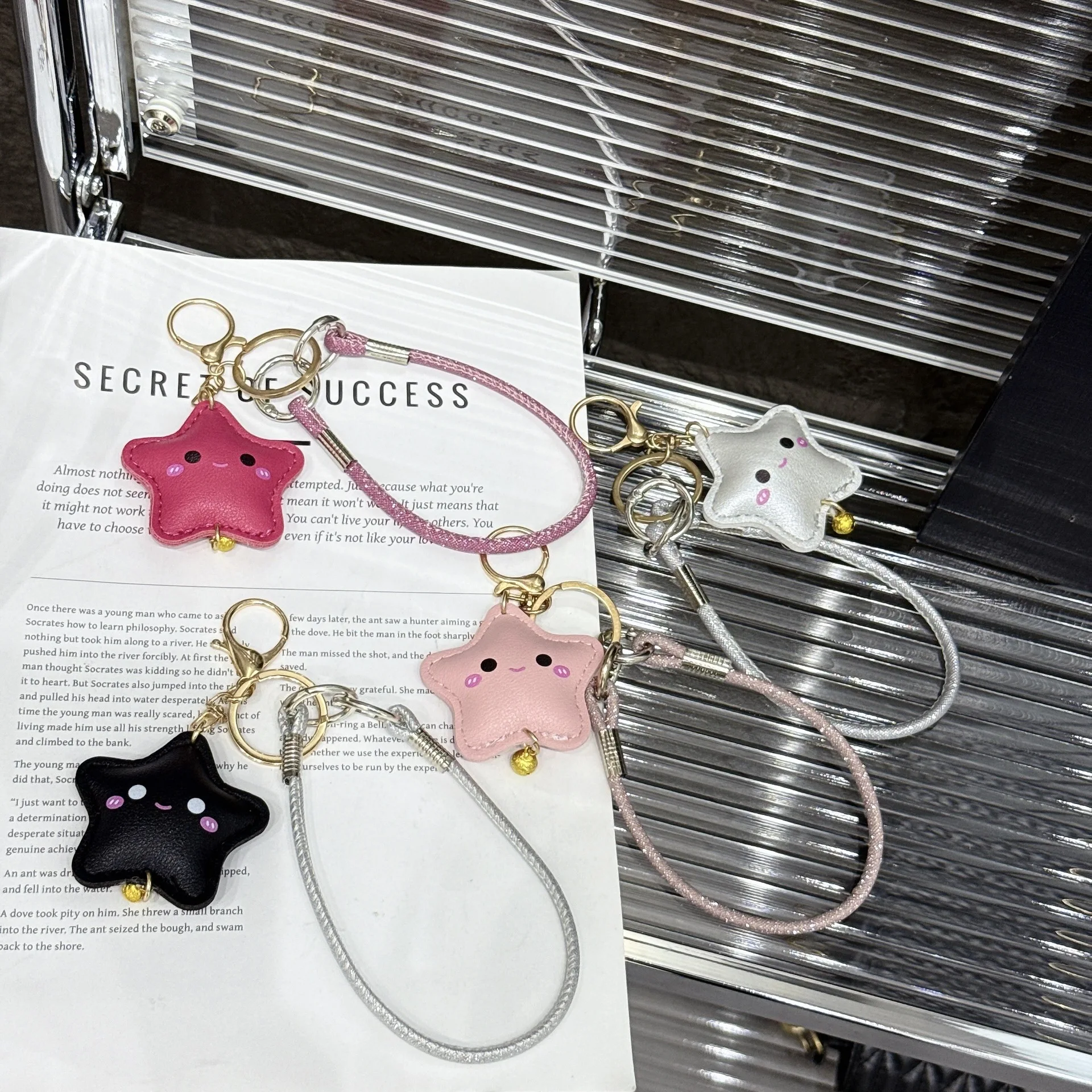 Kawaii Star Phone Wrist Strap Y2K Anti-lost Phone Lanyard Cute Girly Bag Charm Pendant Portable Accessory Girls Daily Decor Gift
Kawaii Star Phone Wrist Strap Y2K Anti-lost Phone Lanyard Cute Girly Bag Charm Pendant Portable Accessory Girls Daily Decor Gift