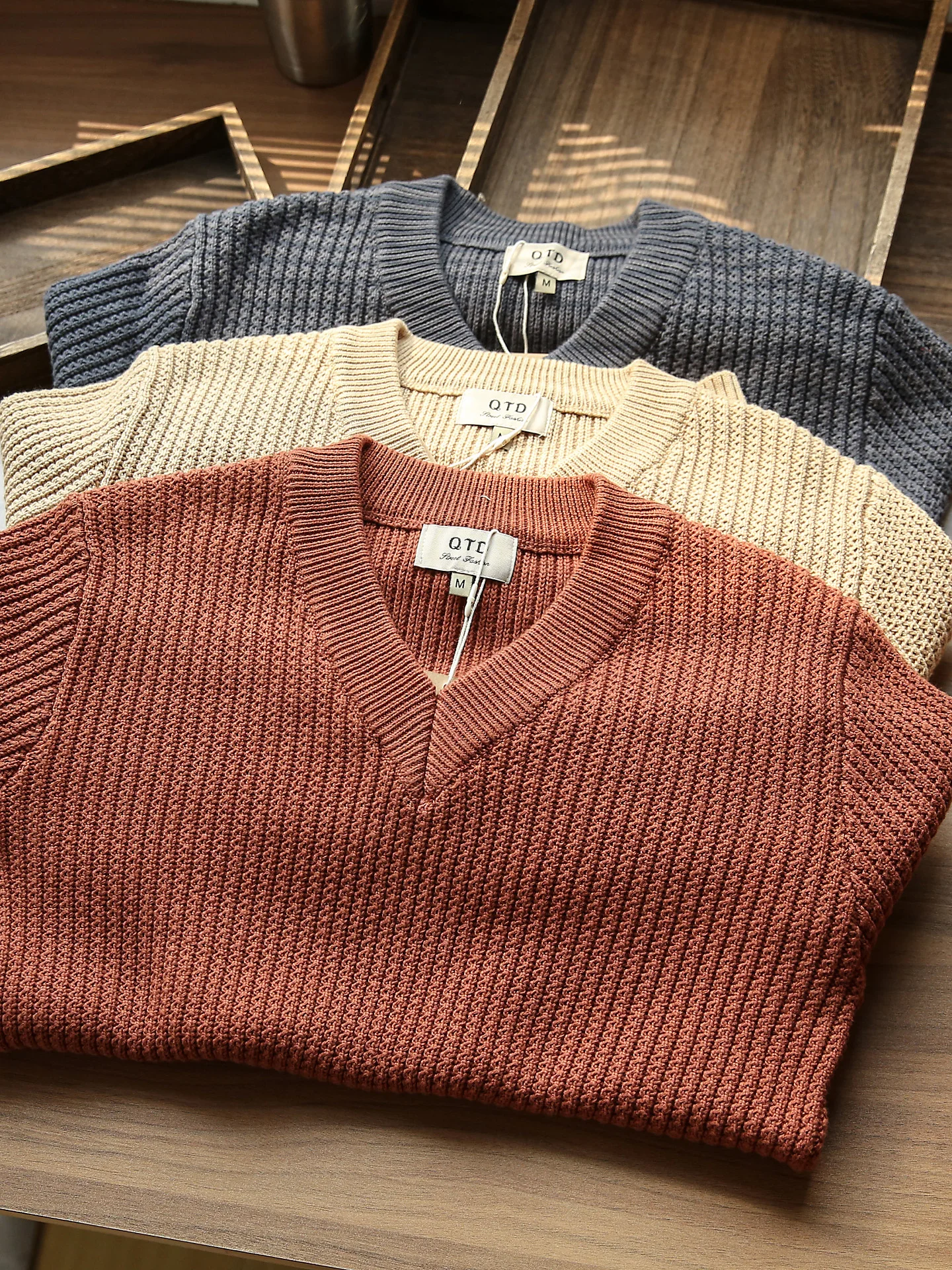 Pure Cotton V-Ne Knitted Sweater Men's Casual Sle Comfortable Skin-Friendly Autumn Winter New Arrival Faionable Base Layer
Pure Cotton V-Ne Knitted Sweater Men's Casual Sle Comfortable Skin-Friendly Autumn Winter New Arrival Faionable Base Layer