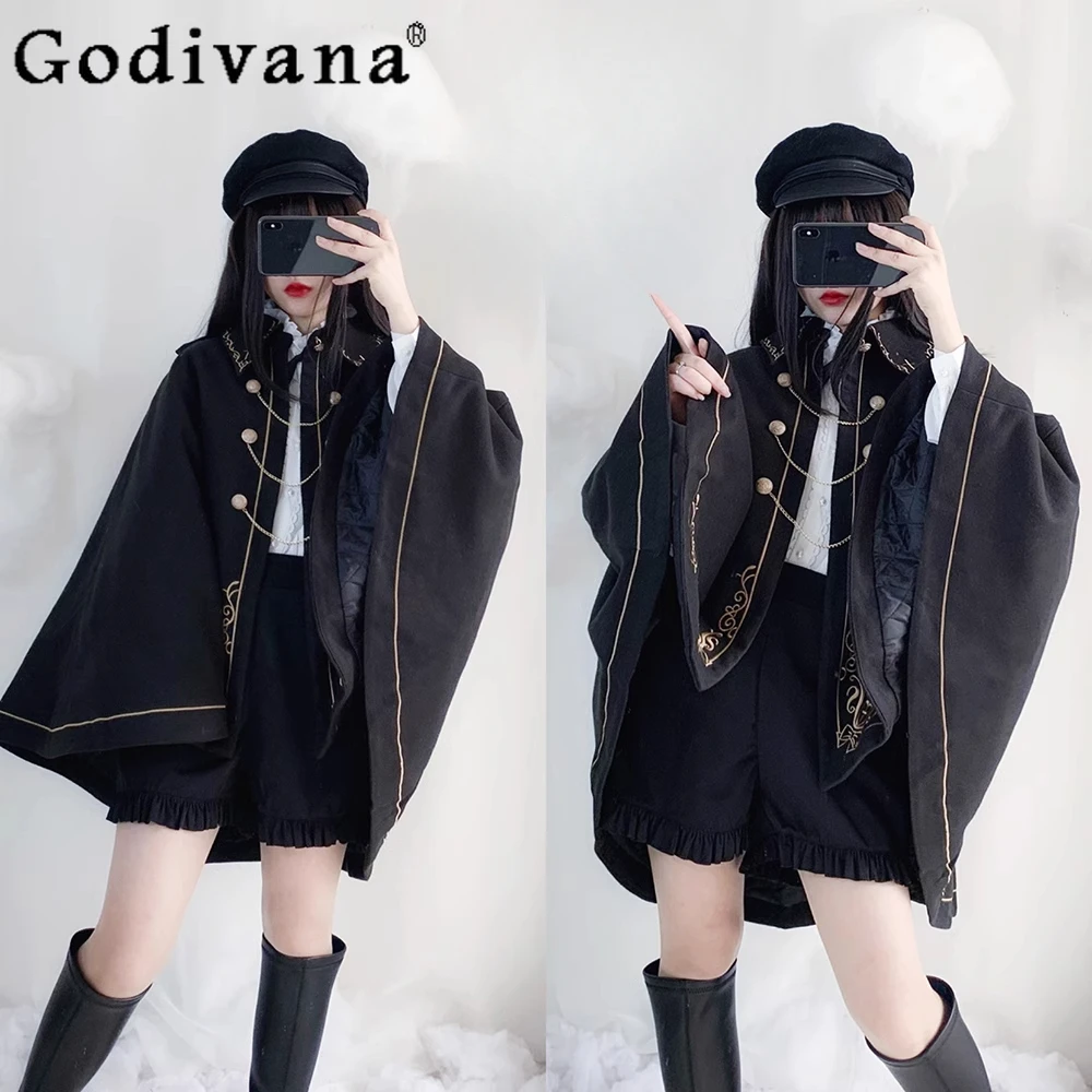Japanese College Style Gothic Dark Vintage Capes Womens Spring and Autumn Embroidered Chain Cos Ponchos Jacket Y2k Warm Shawl
Japanese College Style Gothic Dark Vintage Capes Womens Spring and Autumn Embroidered Chain Cos Ponchos Jacket Y2k Warm Shawl