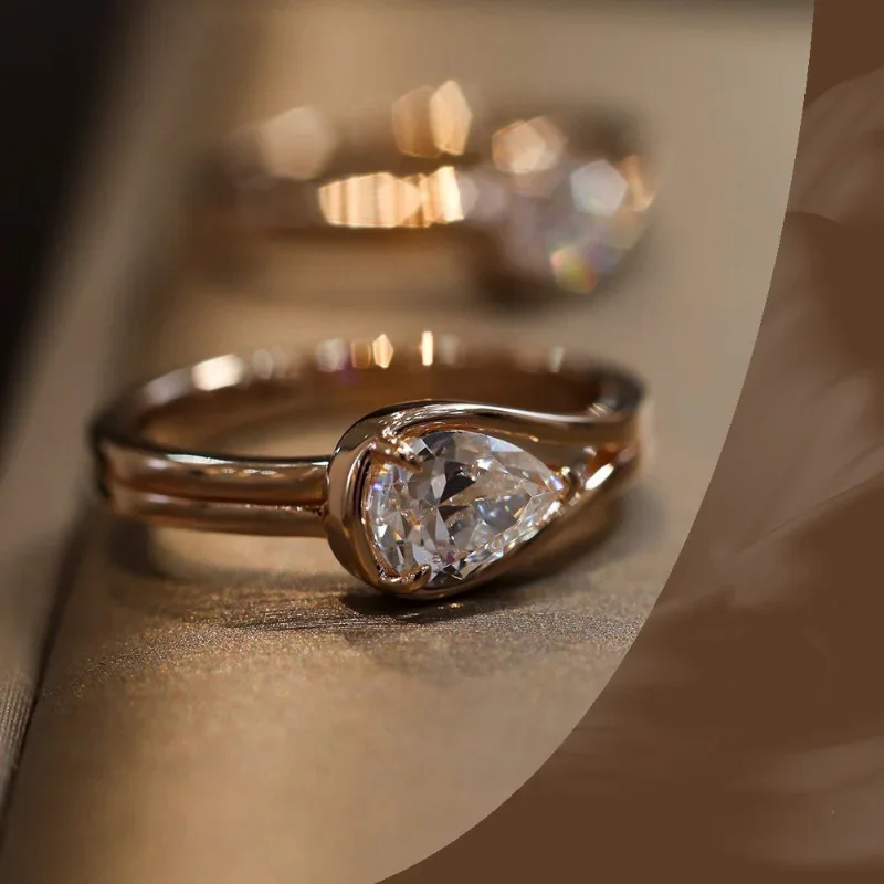 Simple glossy casualness fashion gemstone water drop rings for women Couple shiny ring suitable for daily jewelry wearing gift
Simple glossy casualness fashion gemstone water drop rings for women Couple shiny ring suitable for daily jewelry wearing gift