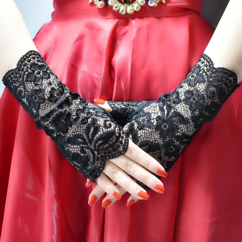Women Fingerless Lace Gloves Ladies Half Finger Hollow Out Embroidery Floral Mesh Gloves Party Dance Costume Accessory Mittens
Women Fingerless Lace Gloves Ladies Half Finger Hollow Out Embroidery Floral Mesh Gloves Party Dance Costume Accessory Mittens