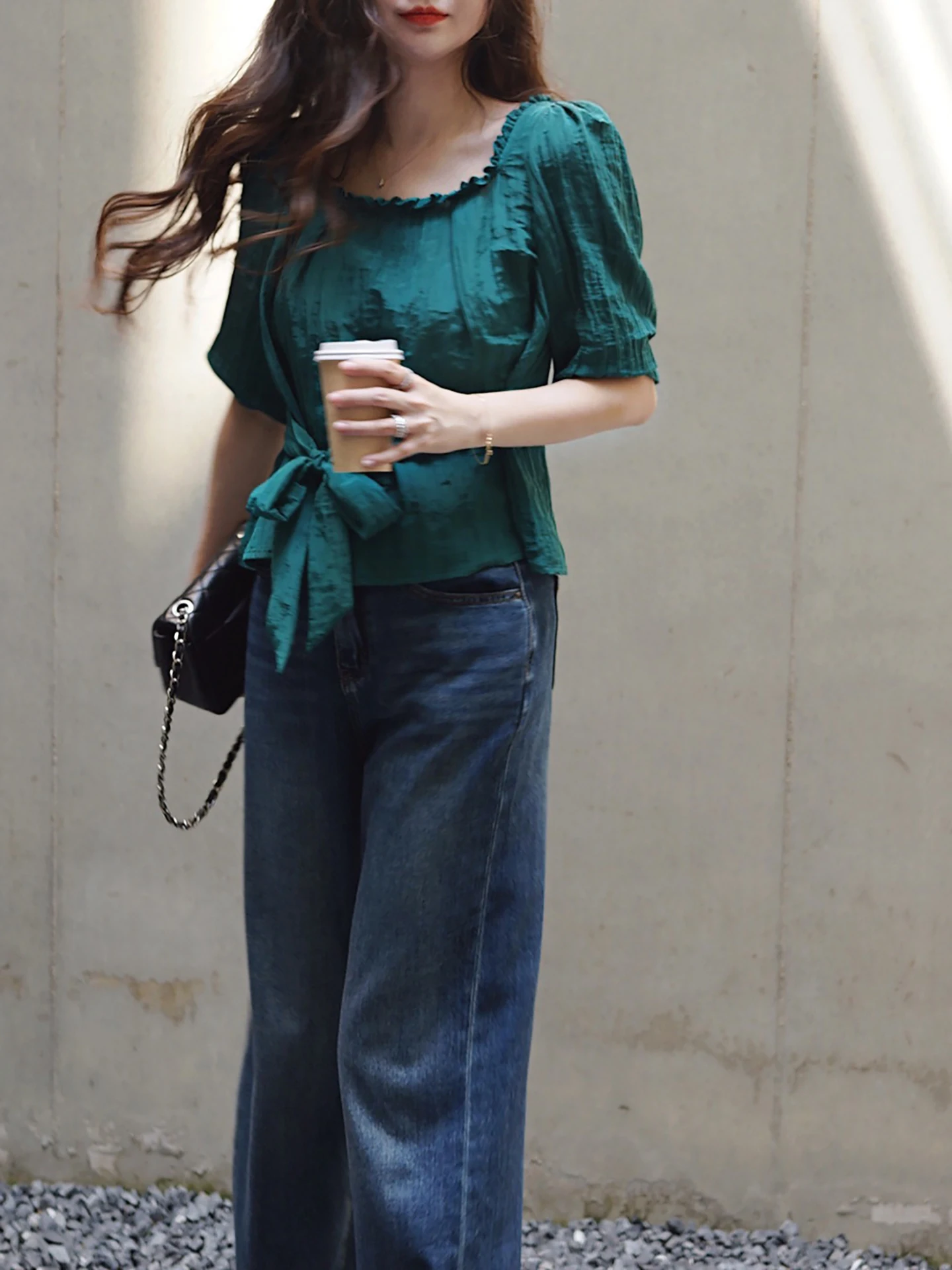 Sweet Square Collar Bubble Sleeve Chiffon Top Women's Green Belt Knot Texture Silk Satin Waist Cinched Blouse
Sweet Square Collar Bubble Sleeve Chiffon Top Women's Green Belt Knot Texture Silk Satin Waist Cinched Blouse