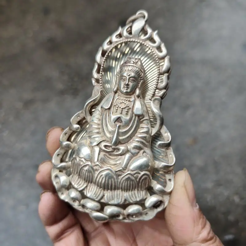 Antique white copper carving crafts Tibetan silver Guanyin Bodhisattva Avalokitesvara statue amulet hanging ornament
Antique white copper carving crafts Tibetan silver Guanyin Bodhisattva Avalokitesvara statue amulet hanging ornament