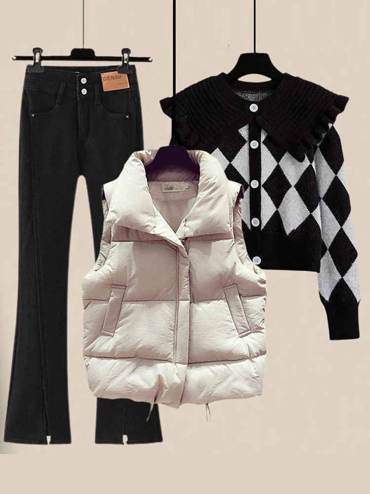 Модный осенне-зимний комплект, новинка 2025 года, хлопковый жилет-джат, женская верхняя одежда, свитер, джинсы, утягивающий комплект футболок для молодых женщин
Модный осенне-зимний комплект, новинка 2025 года, хлопковый жилет-джат, женская верхняя одежда, свитер, джинсы, утягивающий комплект футболок для молодых женщин