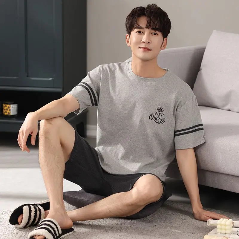 2026 New Summer Plus Size Short Sleeve Cotton Pajama Sets for Men Korean Loose Sleepwear Suit Pyjama Homewear Male Home Clothes
2026 New Summer Plus Size Short Sleeve Cotton Pajama Sets for Men Korean Loose Sleepwear Suit Pyjama Homewear Male Home Clothes
