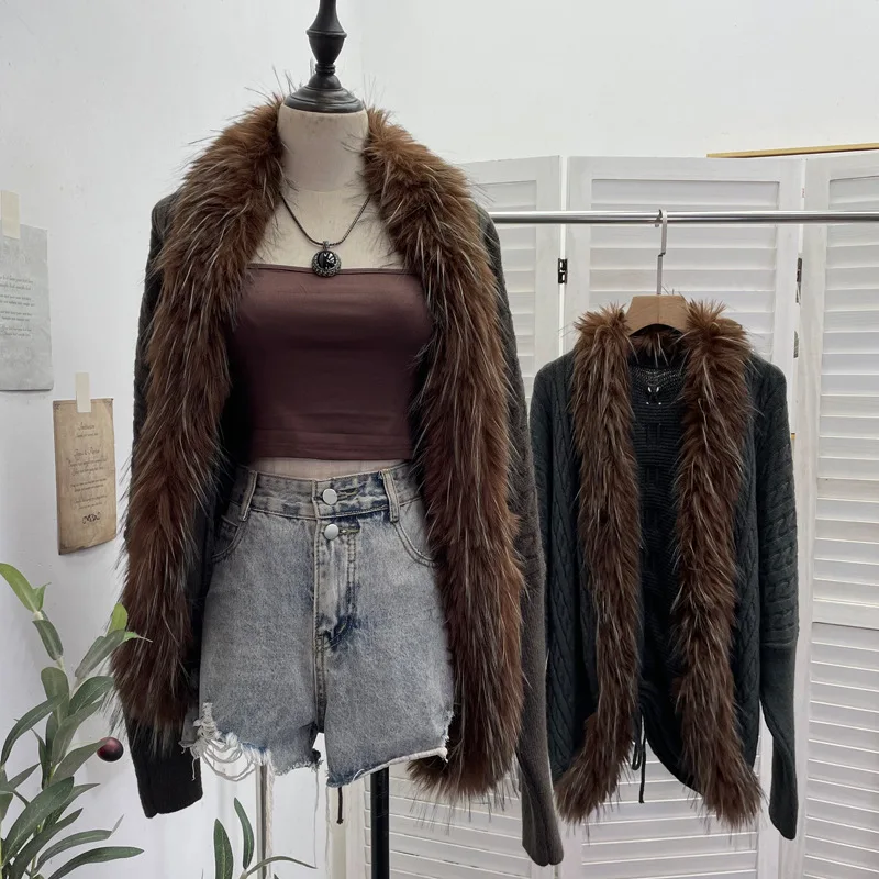 2025 Winter New Women's Sweater Loose Fluff Splicing Design Back Drawstring Long-sleeved Top Cardigan Jacket Sweater
2025 Winter New Women's Sweater Loose Fluff Splicing Design Back Drawstring Long-sleeved Top Cardigan Jacket Sweater