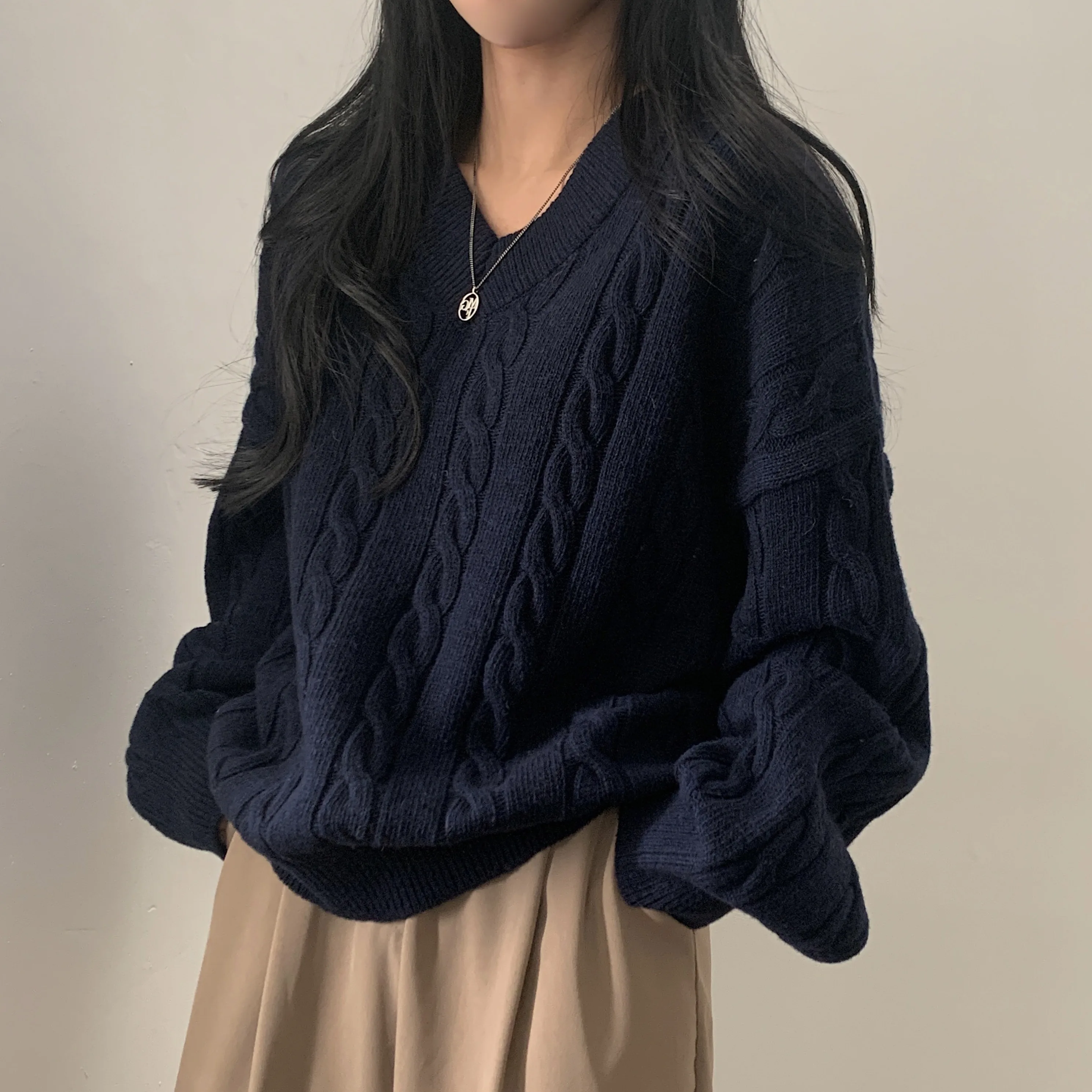 Ladies' Chic Lazy Knitted Sweater 2025 Winter New Sle Thiened Loose Twist Pattern Design Simple Sweet Sle Polyester Fiber
Ladies' Chic Lazy Knitted Sweater 2025 Winter New Sle Thiened Loose Twist Pattern Design Simple Sweet Sle Polyester Fiber