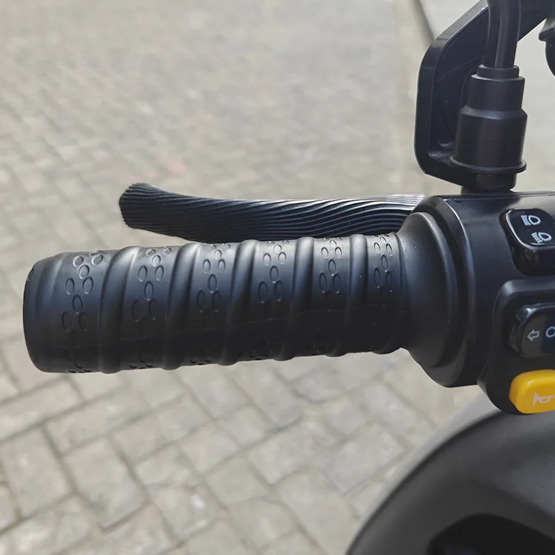 Motorcycle Handlebar Grip Cover Silicone Heat Shrink Non Slip Protective Sleeve For Bike Handle Grip
Motorcycle Handlebar Grip Cover Silicone Heat Shrink Non Slip Protective Sleeve For Bike Handle Grip