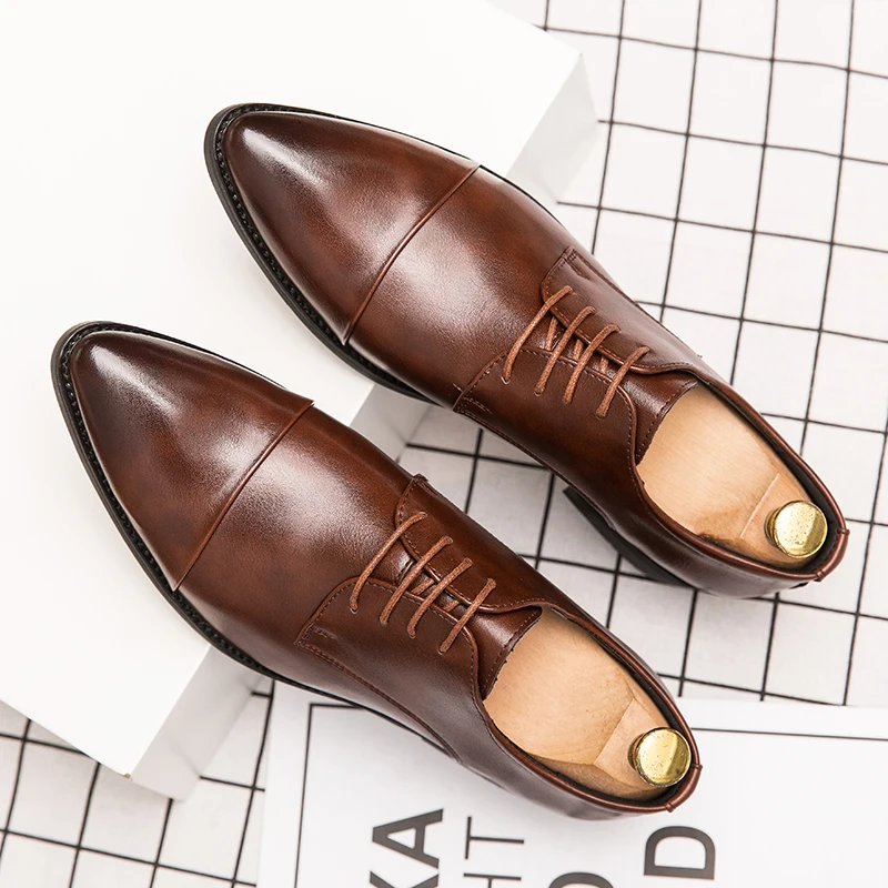 Sharp Pointed Business Casual Formal Men Block Shoes Breathable Lightweight Simple Fashionable Spring Autumn Shoes
Sharp Pointed Business Casual Formal Men Block Shoes Breathable Lightweight Simple Fashionable Spring Autumn Shoes