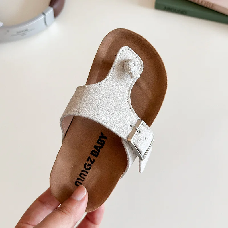 Kids Summer New Style Slippers Girls boy Medium PU Fashion Children Large Sandals Baby Fashion Flip Flops Girls Thong Slippers
Kids Summer New Style Slippers Girls boy Medium PU Fashion Children Large Sandals Baby Fashion Flip Flops Girls Thong Slippers