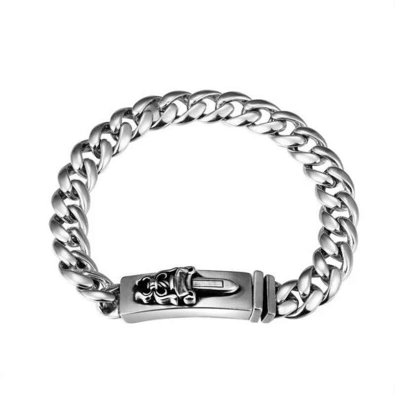 Серебряный кубинский браслет с застежкой в форме кинжала
Серебряный кубинский браслет с застежкой в форме кинжала