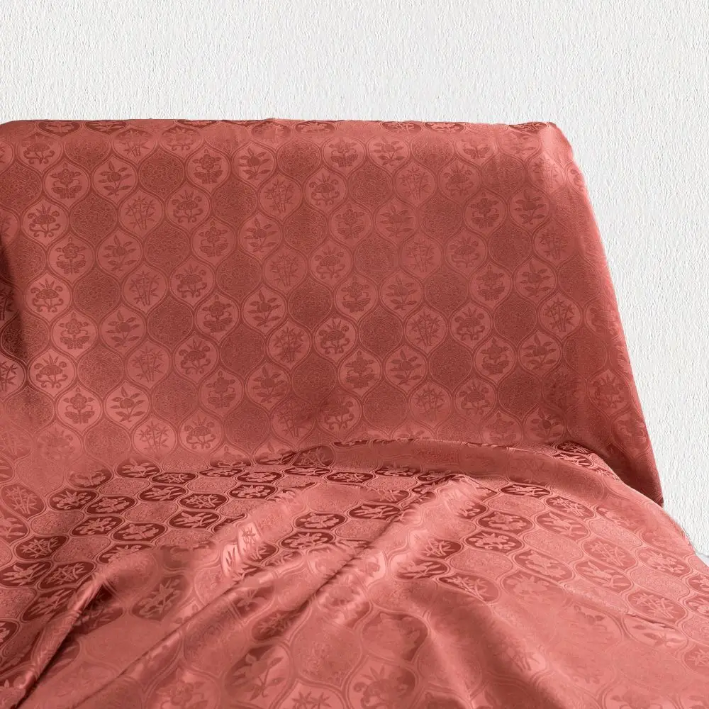 Платье Cheongsam из высококачественного натурального шелка 50momme Soteil из жаккардовой гуандрированной ткани Guangdong на весну и лето
Платье Cheongsam из высококачественного натурального шелка 50momme Soteil из жаккардовой гуандрированной ткани Guangdong на весну и лето