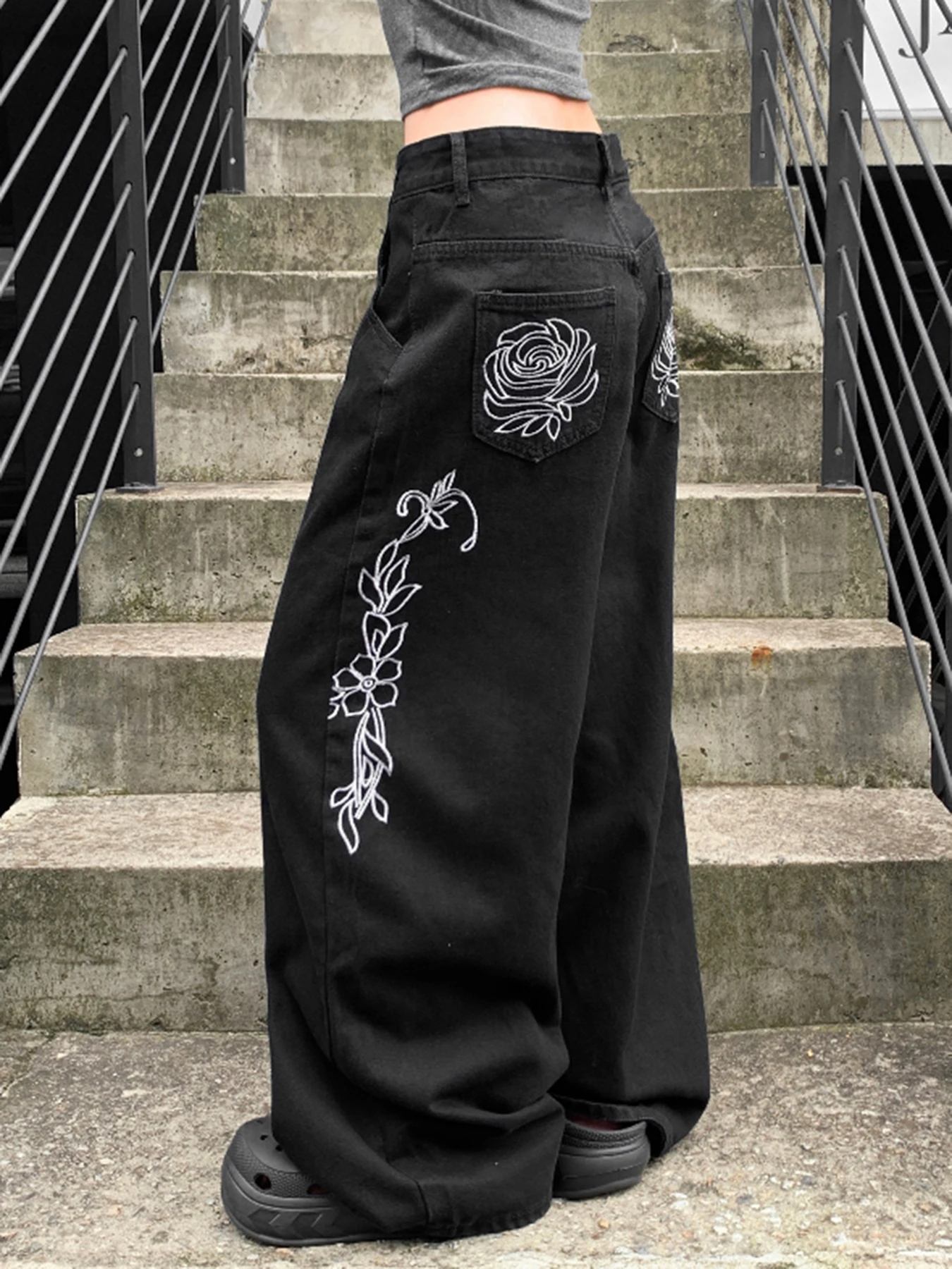 Low Waist Embroidered Floral Plant Street Style Jeans Women's Wide Leg Loose Long Trousers Trendy Casual Denim Pants
Low Waist Embroidered Floral Plant Street Style Jeans Women's Wide Leg Loose Long Trousers Trendy Casual Denim Pants