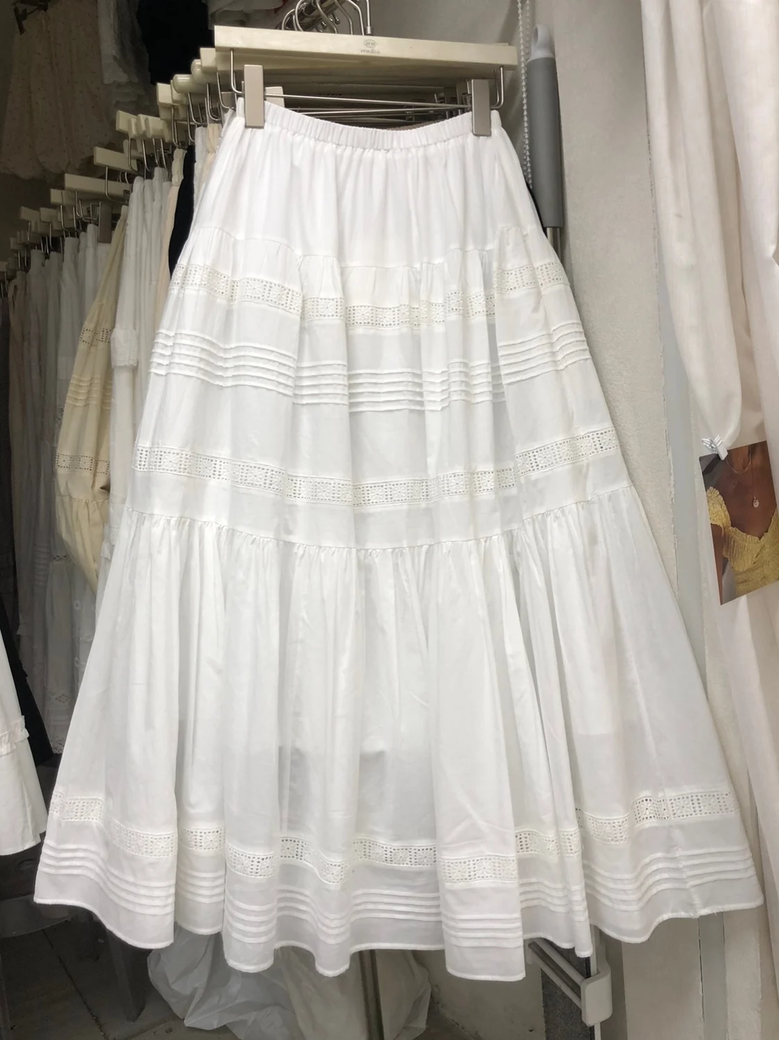 Ele Lightweight Cotton White Skirt with Embroidery Loose Fit Baking Sle Spring Summer Women's High Waist Skirt
Ele Lightweight Cotton White Skirt with Embroidery Loose Fit Baking Sle Spring Summer Women's High Waist Skirt