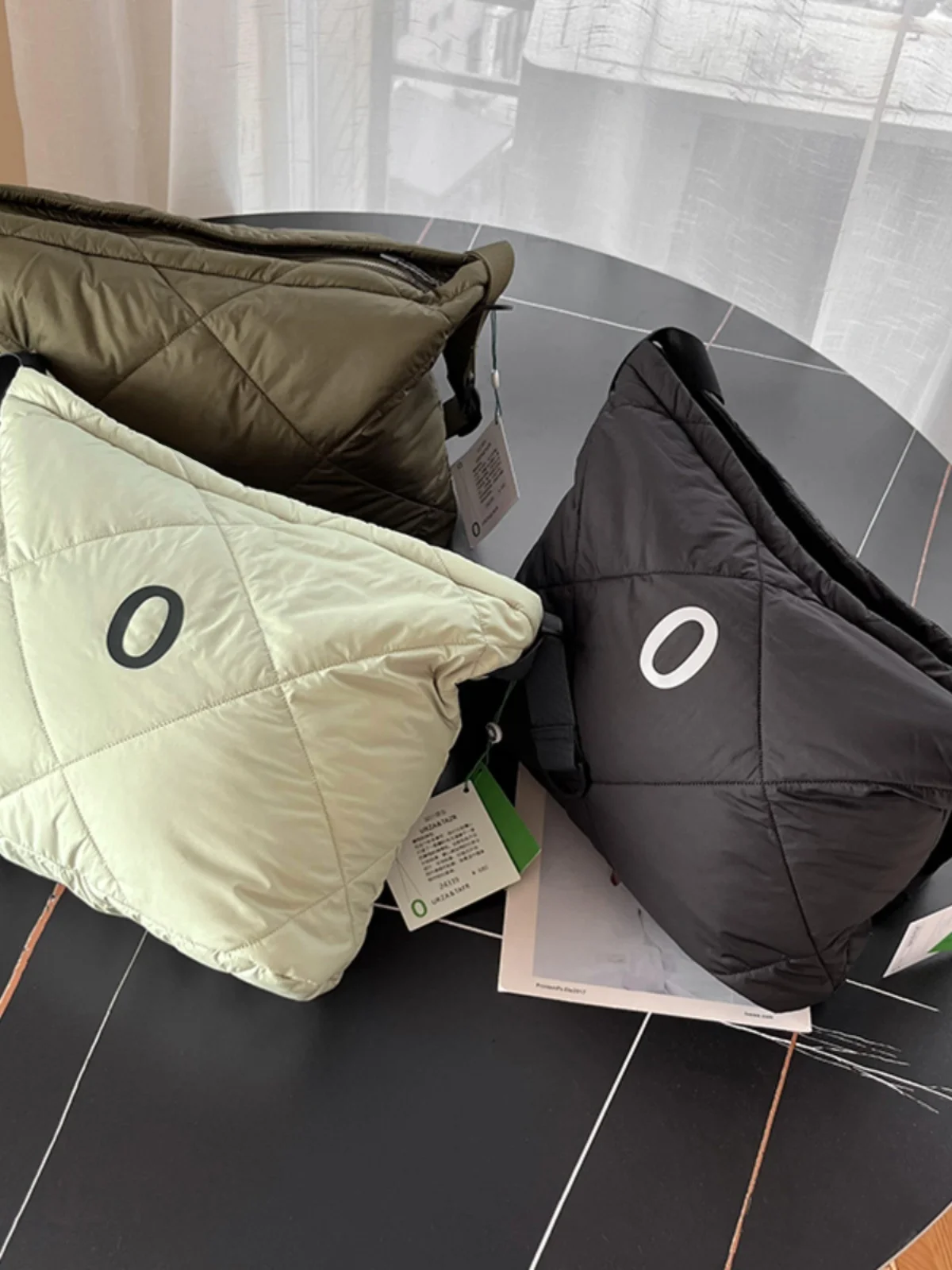 Classic Diamond id oulder Bag Large Capaci Trendy Women's Bag Cotton Filling Underarm Crossbody Bag Faionable Handbag
Classic Diamond id oulder Bag Large Capaci Trendy Women's Bag Cotton Filling Underarm Crossbody Bag Faionable Handbag