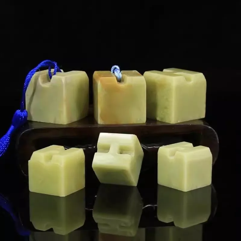 Natural Qingtian Stone Seal Blank - Uncarved Chinese Calligraphy Carving Practice Stone for Art Students
Natural Qingtian Stone Seal Blank - Uncarved Chinese Calligraphy Carving Practice Stone for Art Students