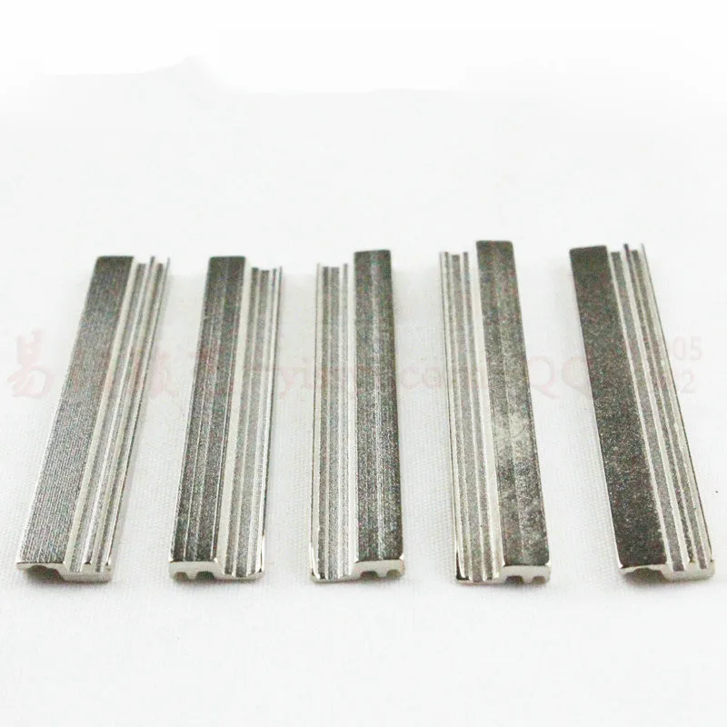 5PCS/ Lot Tin Foil Tool AB Film with Groove on The Side and No Groove on The Side Locksmith Tools
5PCS/ Lot Tin Foil Tool AB Film with Groove on The Side and No Groove on The Side Locksmith Tools
