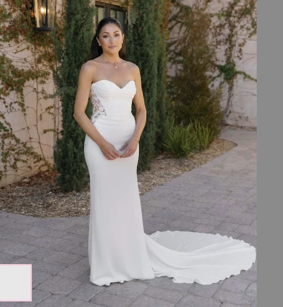 Свадебное платье на заказ по индивидуальным меркам 2026: Атласное, фасон «русалка», с вырезом «сердечко», длинное, с пуговицами, плиссированное, без рукавов.
Свадебное платье на заказ по индивидуальным меркам 2026: Атласное, фасон «русалка», с вырезом «сердечко», длинное, с пуговицами, плиссированное, без рукавов.