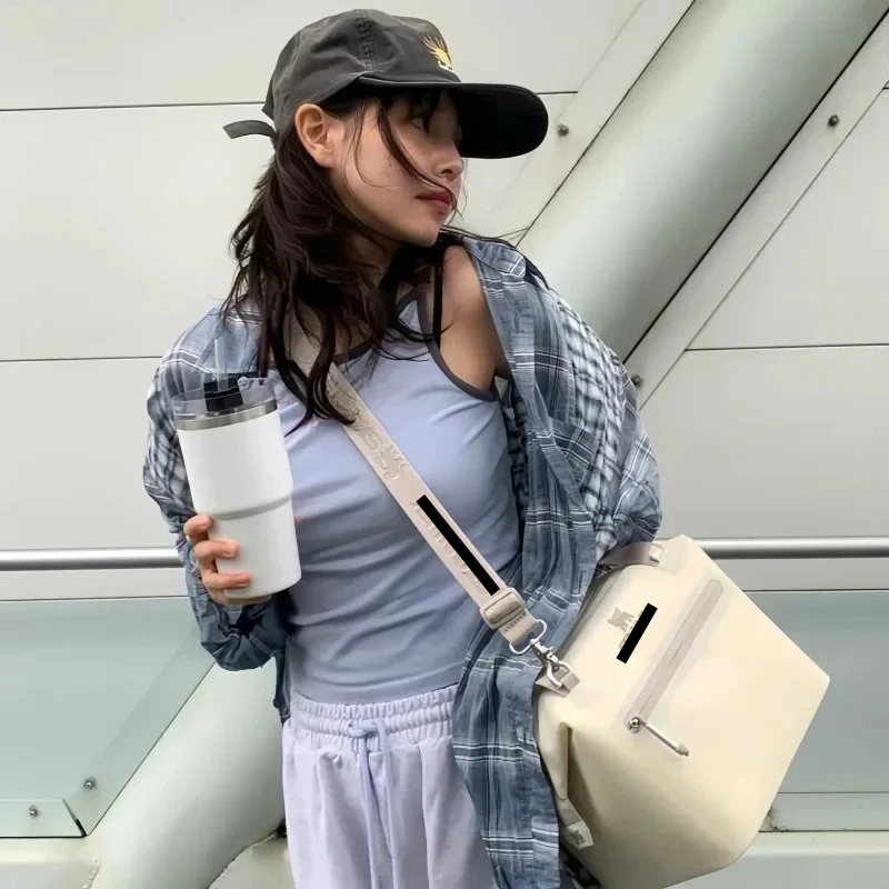 New Woven Organ Lunch Bag Office Workers Portable High-Capacity Waterproof Portable Warm Bag Daily Collocation Girl Series
New Woven Organ Lunch Bag Office Workers Portable High-Capacity Waterproof Portable Warm Bag Daily Collocation Girl Series