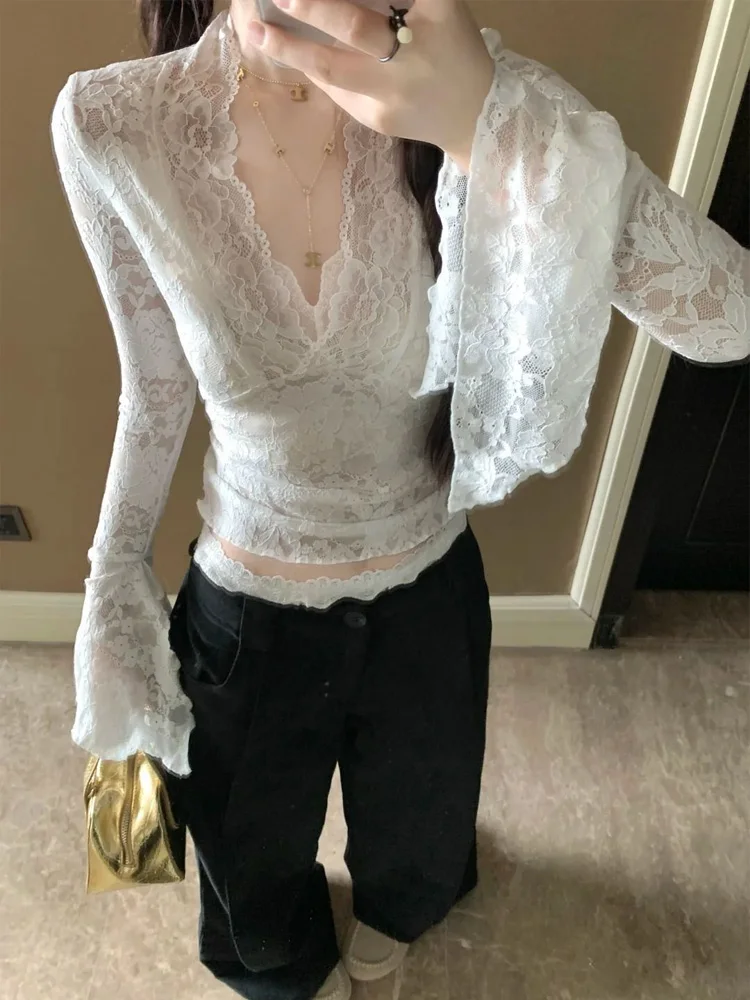 New Fashion Sexy V Neck Long Sleeve Lace Women Blouse Slim Chic White Black Woman Tops Office Lady Lace Shirts Clothes
New Fashion Sexy V Neck Long Sleeve Lace Women Blouse Slim Chic White Black Woman Tops Office Lady Lace Shirts Clothes