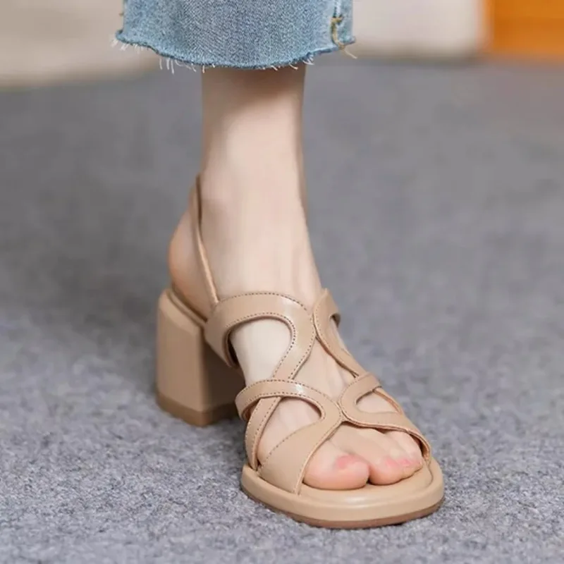 2024 Fashion Roman Sandals Sexy Open Toe Cross Hollow Back Strap Thick Sandals for Women Elegant Banquet Party High Heel Sandals
2024 Fashion Roman Sandals Sexy Open Toe Cross Hollow Back Strap Thick Sandals for Women Elegant Banquet Party High Heel Sandals