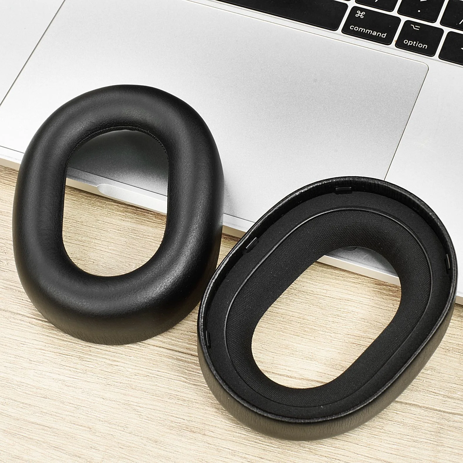 Replacement Protein skin Ear Pads With buckle for Poly Plantronics Voyager Surround 80 UC Headphones, Earmuff Repair Parts
Replacement Protein skin Ear Pads With buckle for Poly Plantronics Voyager Surround 80 UC Headphones, Earmuff Repair Parts