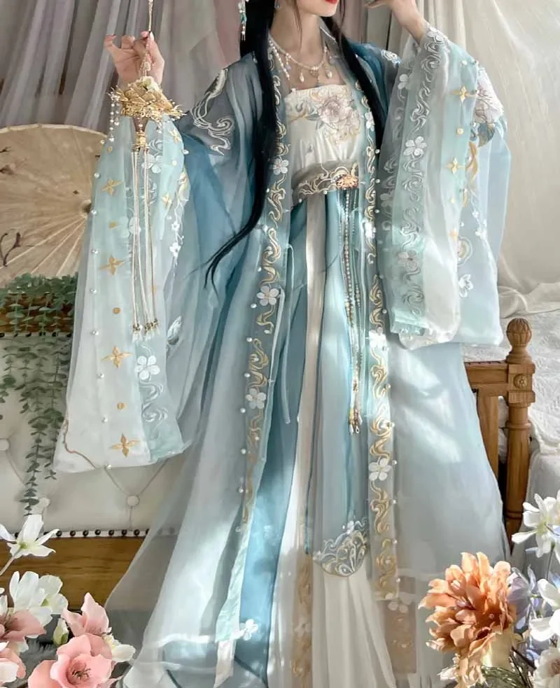 Женское платье Hanfu с градиентной синей вышивкой, традиционный китайский винтажный Женский карнавальный костюм для косплея
Женское платье Hanfu с градиентной синей вышивкой, традиционный китайский винтажный Женский карнавальный костюм для косплея