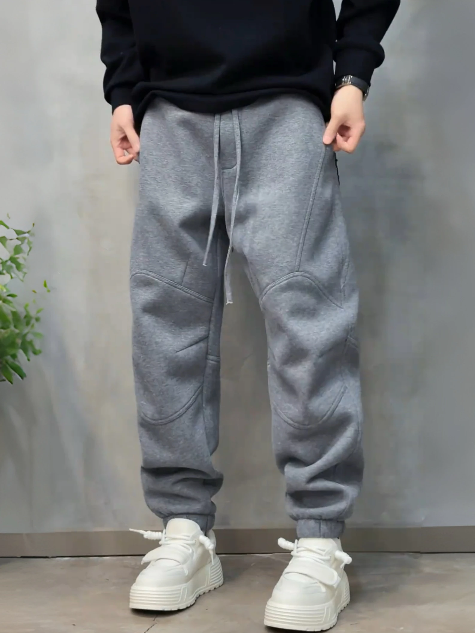 Мужские зимние повседневные брюки с манжетами Thi Fce на подкладке, теплые спортивные штаны свободного покроя, молодежная повседневная одежда из смеси хлопка из полиэстера
Мужские зимние повседневные брюки с манжетами Thi Fce на подкладке, теплые спортивные штаны свободного покроя, молодежная повседневная одежда из смеси хлопка из полиэстера