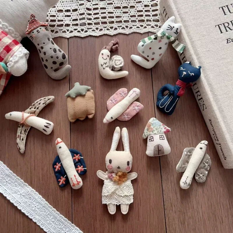 Forest Cartoon Animal Brooch Stuffed Fabric Embroidered Plush Doll DIY Pin Pendant for Clothing Embellishment Premium
Forest Cartoon Animal Brooch Stuffed Fabric Embroidered Plush Doll DIY Pin Pendant for Clothing Embellishment Premium