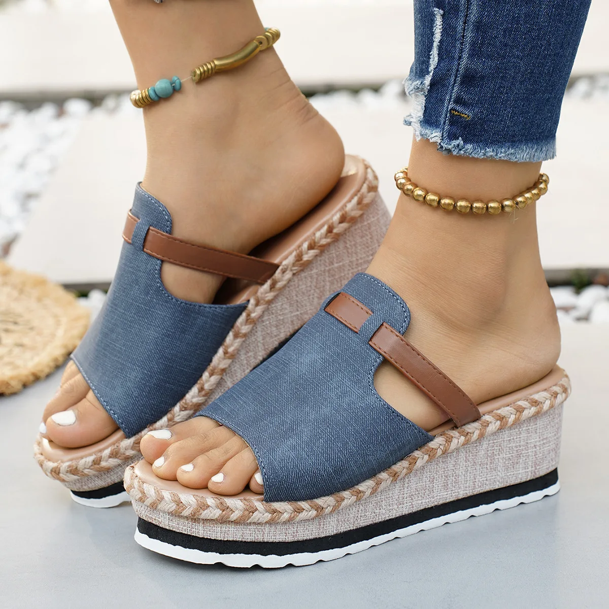 Plus-size One-line Fashion Casual Slippers 2026 New Model, Woven Hemp Rope Thick-soled Wedge Slippers For Women Islam Elegant
Plus-size One-line Fashion Casual Slippers 2026 New Model, Woven Hemp Rope Thick-soled Wedge Slippers For Women Islam Elegant