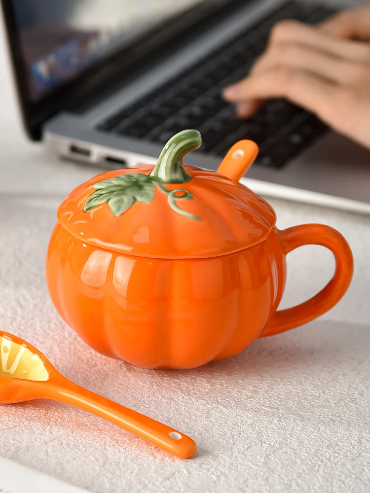 Cute Pumpkin Ceramic Mugs with Lid And Spoon Halloween Gift Children's Breakfast Cups Home Use Orange And Yolk Brand
Cute Pumpkin Ceramic Mugs with Lid And Spoon Halloween Gift Children's Breakfast Cups Home Use Orange And Yolk Brand