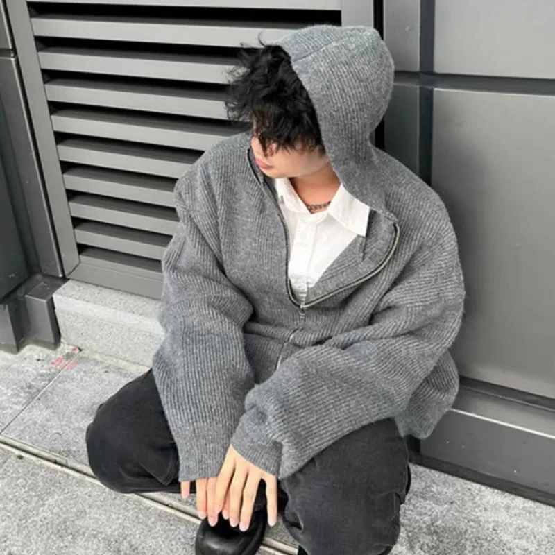 Осенне-зимние вязаные пальто с капюшоном для мужчин корейская мода Harajuku Свободные толстовки на молнии с капюшоном Свитшот Y2k Японская уличная одежда
Осенне-зимние вязаные пальто с капюшоном для мужчин корейская мода Harajuku Свободные толстовки на молнии с капюшоном Свитшот Y2k Японская уличная одежда
