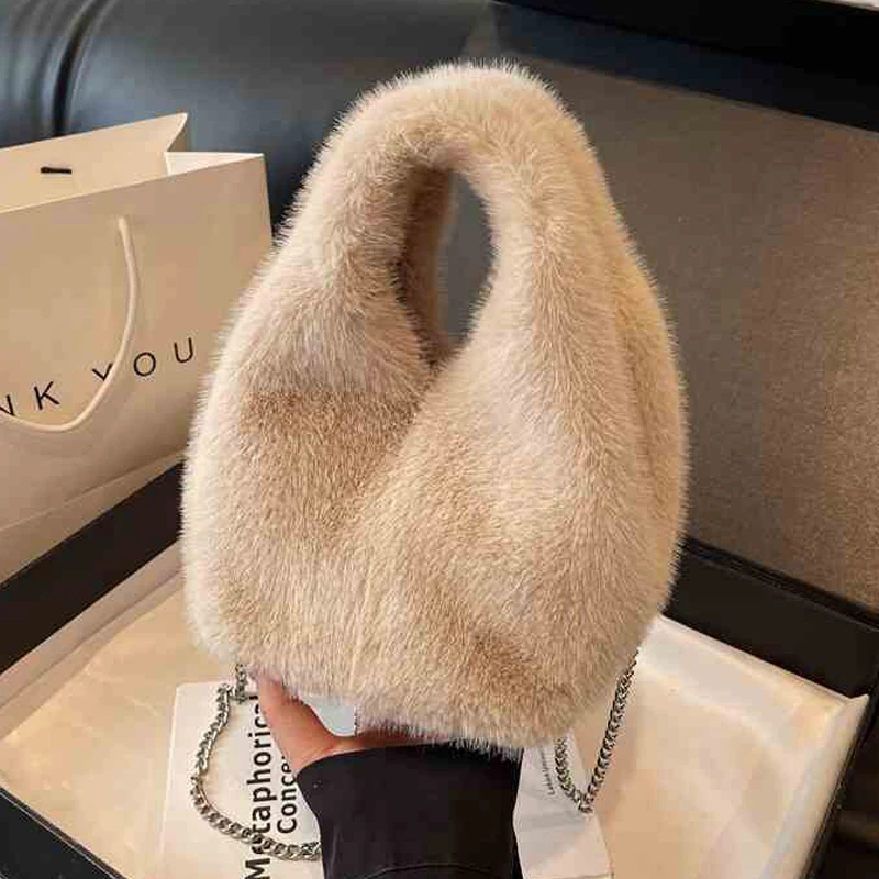 New Winter Faux Fur Handbags Women's Luxury Warm Plush One Shoulder Bags Women Fashion Party Chains Crossbody Bags
New Winter Faux Fur Handbags Women's Luxury Warm Plush One Shoulder Bags Women Fashion Party Chains Crossbody Bags
