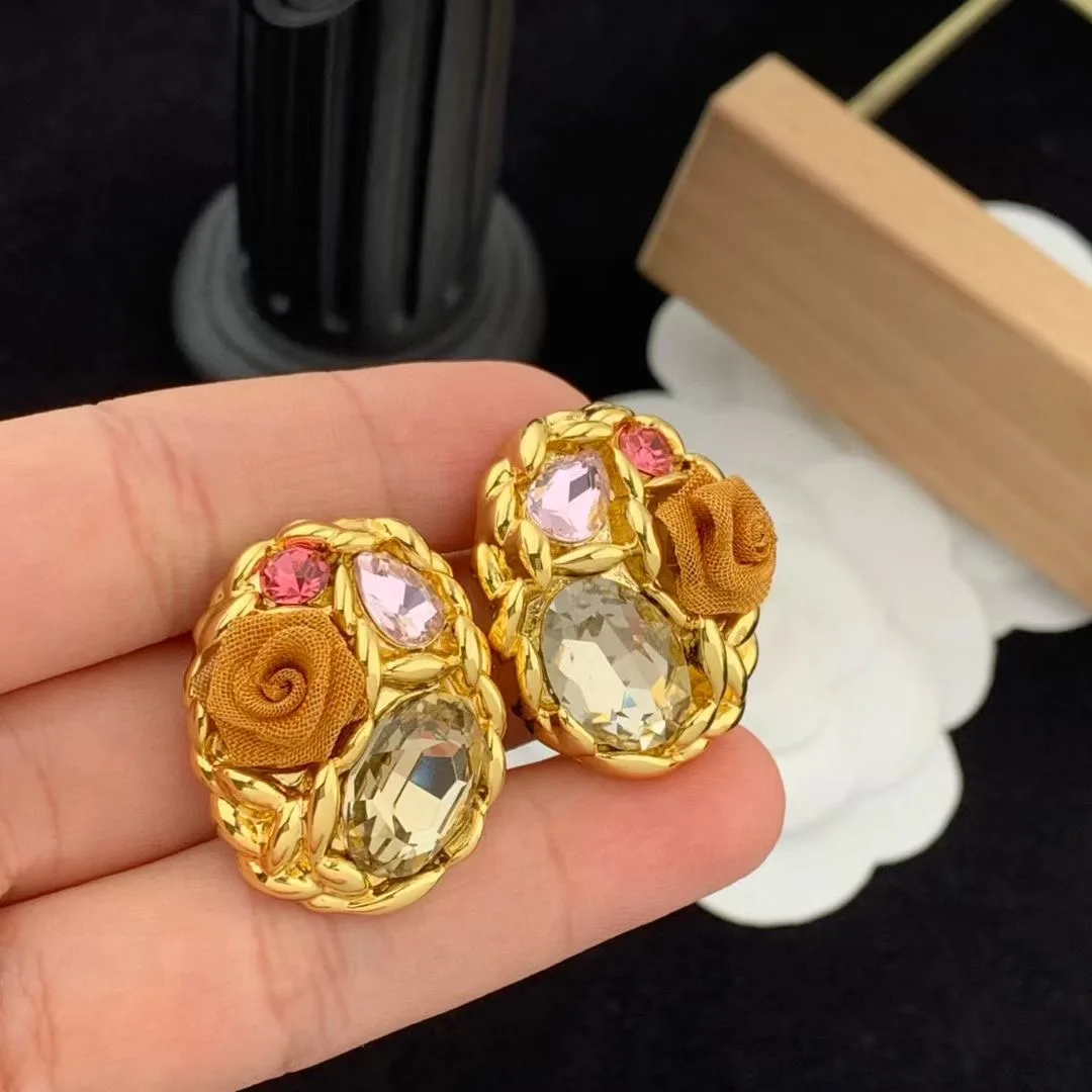 Trendy Vintage Rose white grren Crystal earrings for women's girl gift Party Jewelry accessory
Trendy Vintage Rose white grren Crystal earrings for women's girl gift Party Jewelry accessory