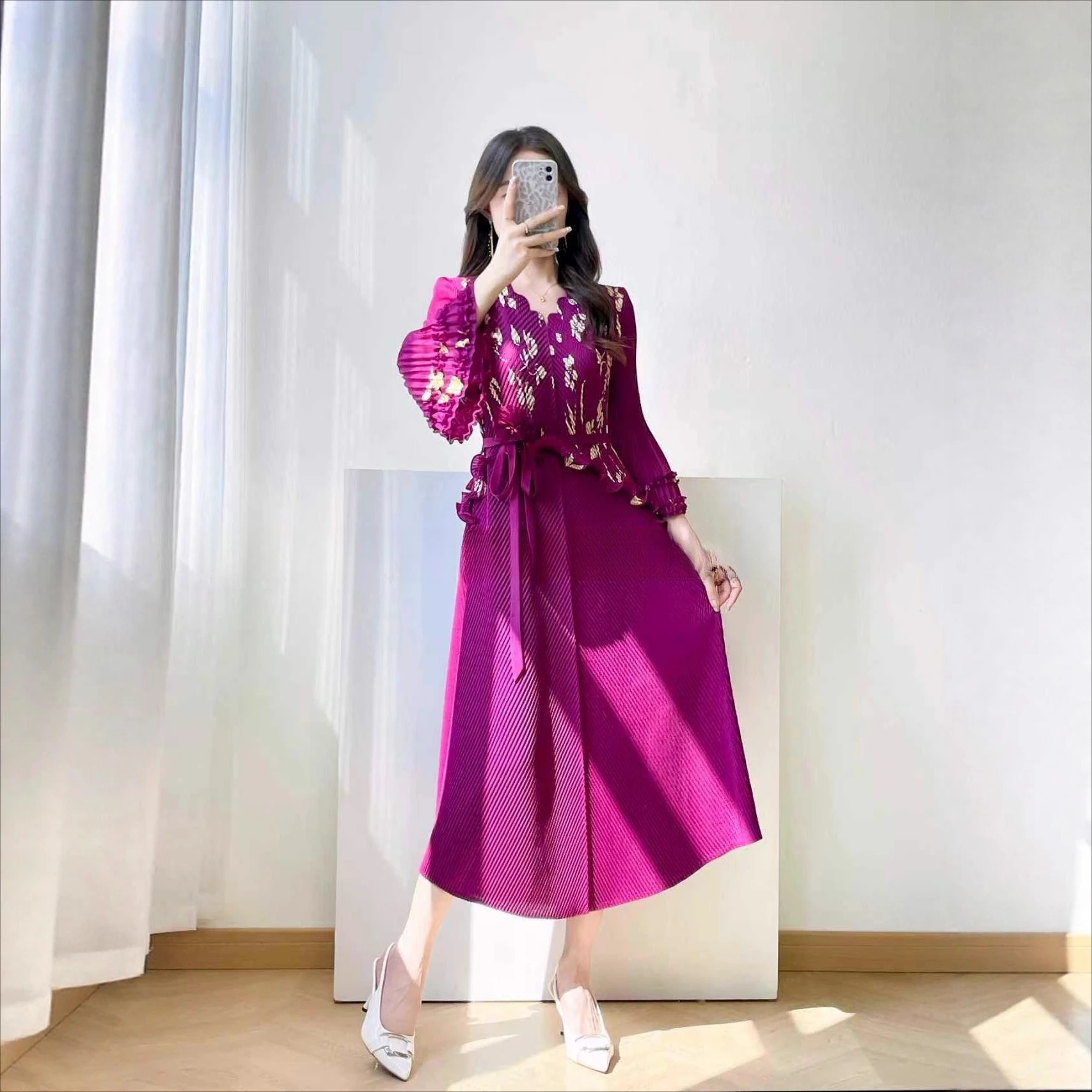 Miyake Pleated 2025 Autumn and Winter New Irregular Plate Flower Dress Fish Scale Pleated Temperament Tie Elegant Skirt
Miyake Pleated 2025 Autumn and Winter New Irregular Plate Flower Dress Fish Scale Pleated Temperament Tie Elegant Skirt