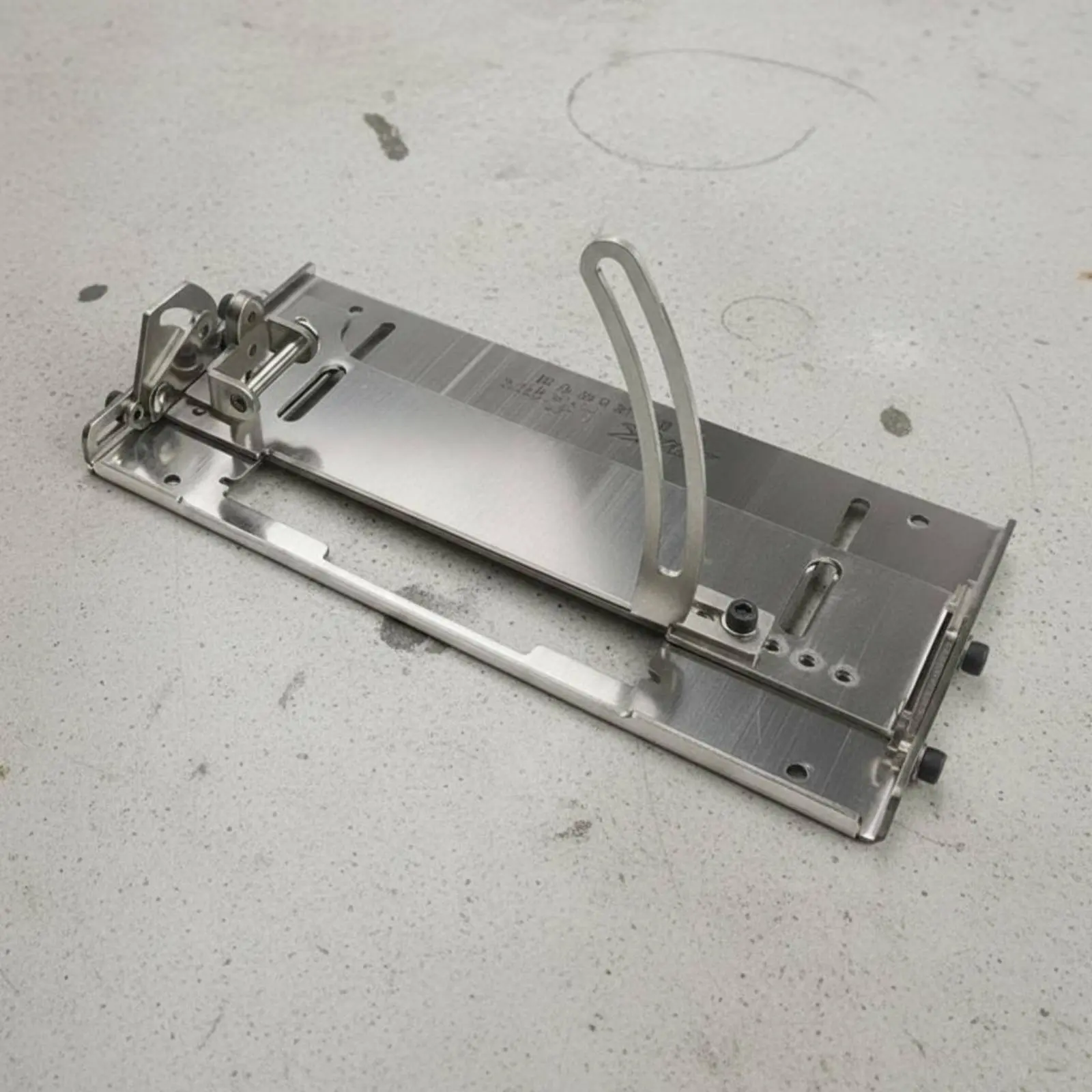 Stainless Steel Saw Base Plate Thickened 110 Saw Base Plate Power Tool Accessory Stable Cutting Opposite Mount Holes
Stainless Steel Saw Base Plate Thickened 110 Saw Base Plate Power Tool Accessory Stable Cutting Opposite Mount Holes