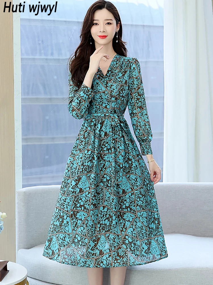 Autumn Winter Blue Floral Chiffon Midi Dress Women Long Sleeve V-Neck Bodycon Prom Clothes 2024 Korean Elegant Party Night Dress
Autumn Winter Blue Floral Chiffon Midi Dress Women Long Sleeve V-Neck Bodycon Prom Clothes 2024 Korean Elegant Party Night Dress