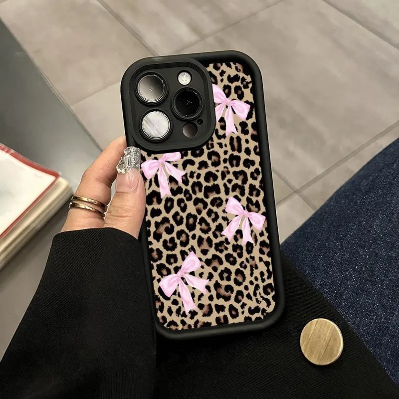 Leopard print with a pink bow phone case for iPhone 16 15 14 13 12 11 Pro/ Max/Plus shock-proof rear cover anti-fingerprint
Leopard print with a pink bow phone case for iPhone 16 15 14 13 12 11 Pro/ Max/Plus shock-proof rear cover anti-fingerprint