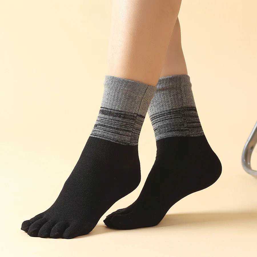 Autumn Winter Mid-Tube Gradient Color Five Finger Socks for Women Color Blocked Cotton Socks Slimming Split Toe Sports Socks
Autumn Winter Mid-Tube Gradient Color Five Finger Socks for Women Color Blocked Cotton Socks Slimming Split Toe Sports Socks
