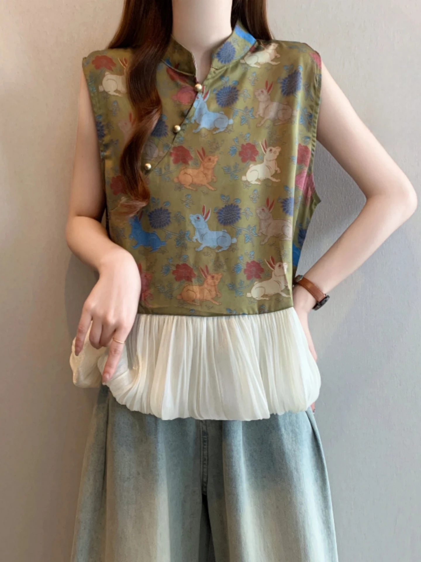Retro Print Stand Collar Sleeveless Shirt Women's Outerwear Summer plus Size Fat MM New Chinese Style National Wind Button Top
Retro Print Stand Collar Sleeveless Shirt Women's Outerwear Summer plus Size Fat MM New Chinese Style National Wind Button Top