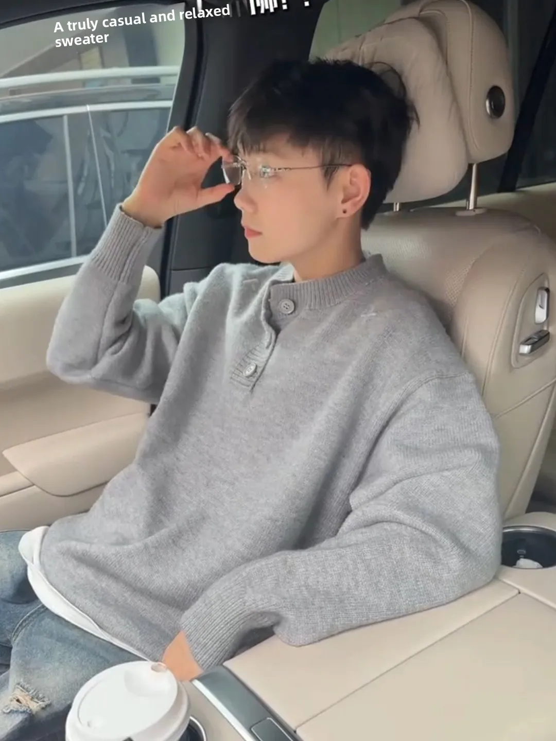 Light ey Henry Collar Knitwear Men's Autumn Winter Loose Fit Inner Wear Korean Lazy Sle Sweater Camere Long Sve Top
Light ey Henry Collar Knitwear Men's Autumn Winter Loose Fit Inner Wear Korean Lazy Sle Sweater Camere Long Sve Top