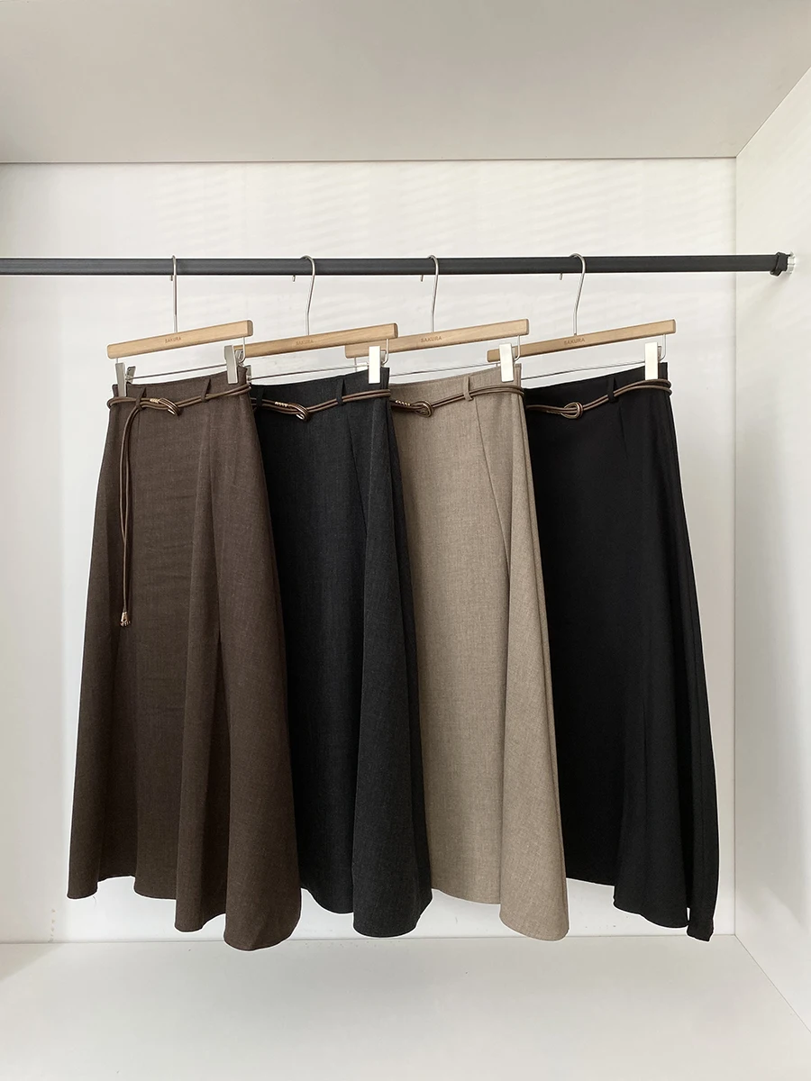 Spring 2026 Korean Style Casual Versatile Mid-Length Half Skirt Elegant High Waist A-Line Skirt for Women Commute Friendly
Spring 2026 Korean Style Casual Versatile Mid-Length Half Skirt Elegant High Waist A-Line Skirt for Women Commute Friendly