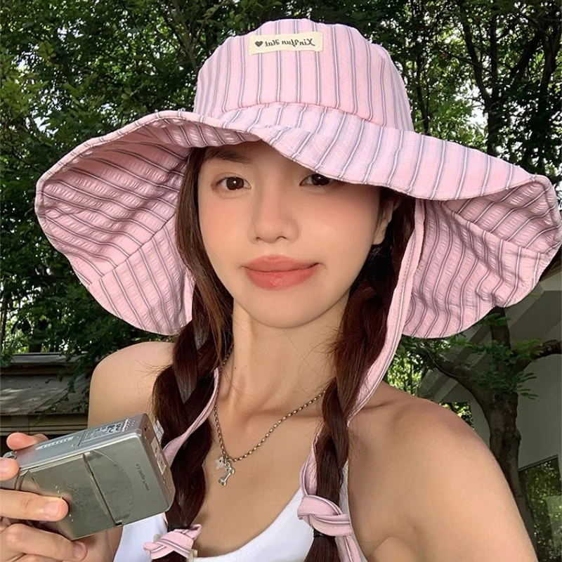 Dopamine Fashion Pink Striped Streamer Bucket Hats for Women Summer Travel Sun Protection Versatile Sweet Big Brim Sun Hat
Dopamine Fashion Pink Striped Streamer Bucket Hats for Women Summer Travel Sun Protection Versatile Sweet Big Brim Sun Hat