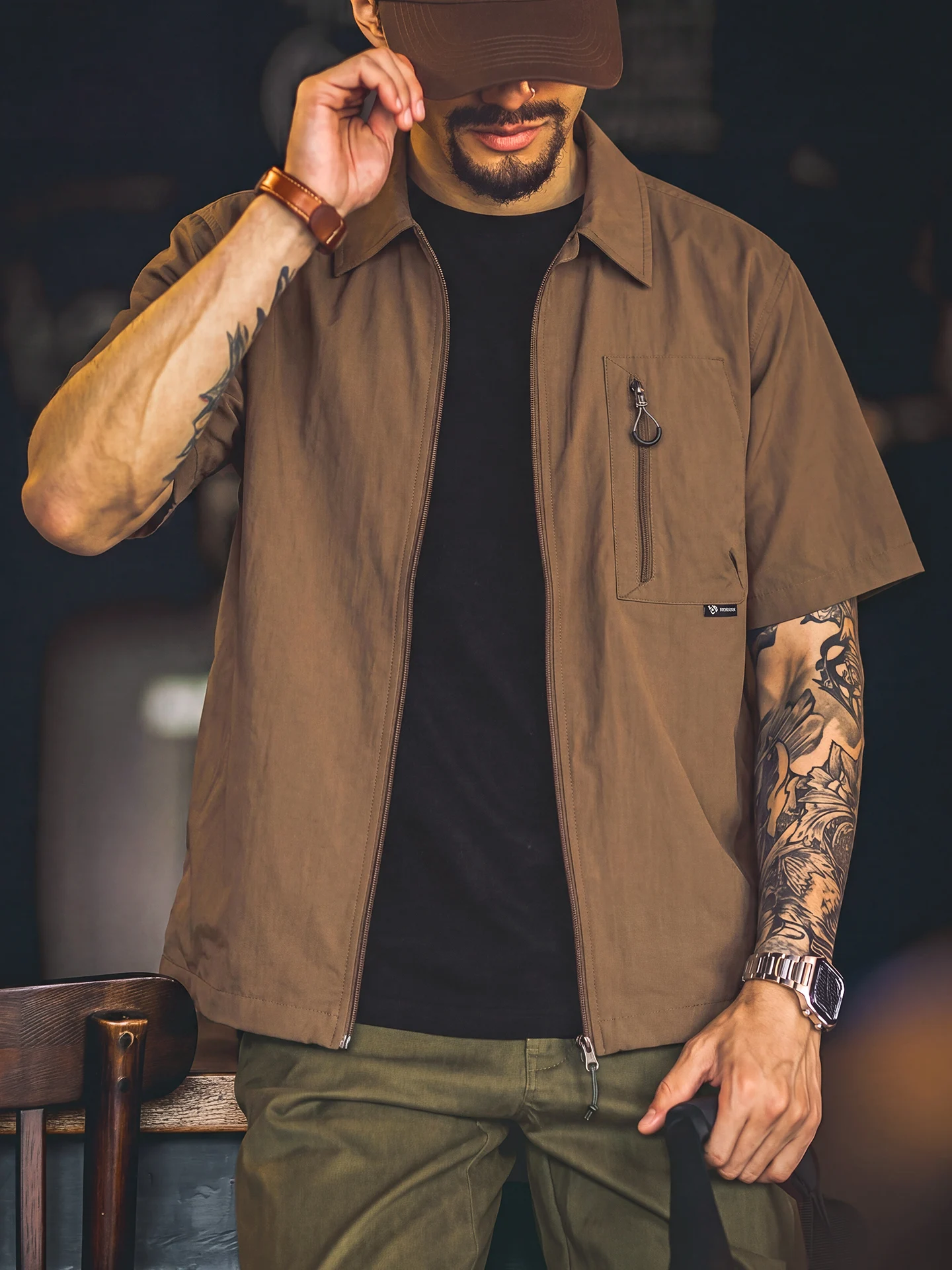 Lightweight Cool Feeling Zipper Short Sleeve Men's Shirt American Retro Summer Functional Workwear Quick Dry Breathable Shirt
Lightweight Cool Feeling Zipper Short Sleeve Men's Shirt American Retro Summer Functional Workwear Quick Dry Breathable Shirt