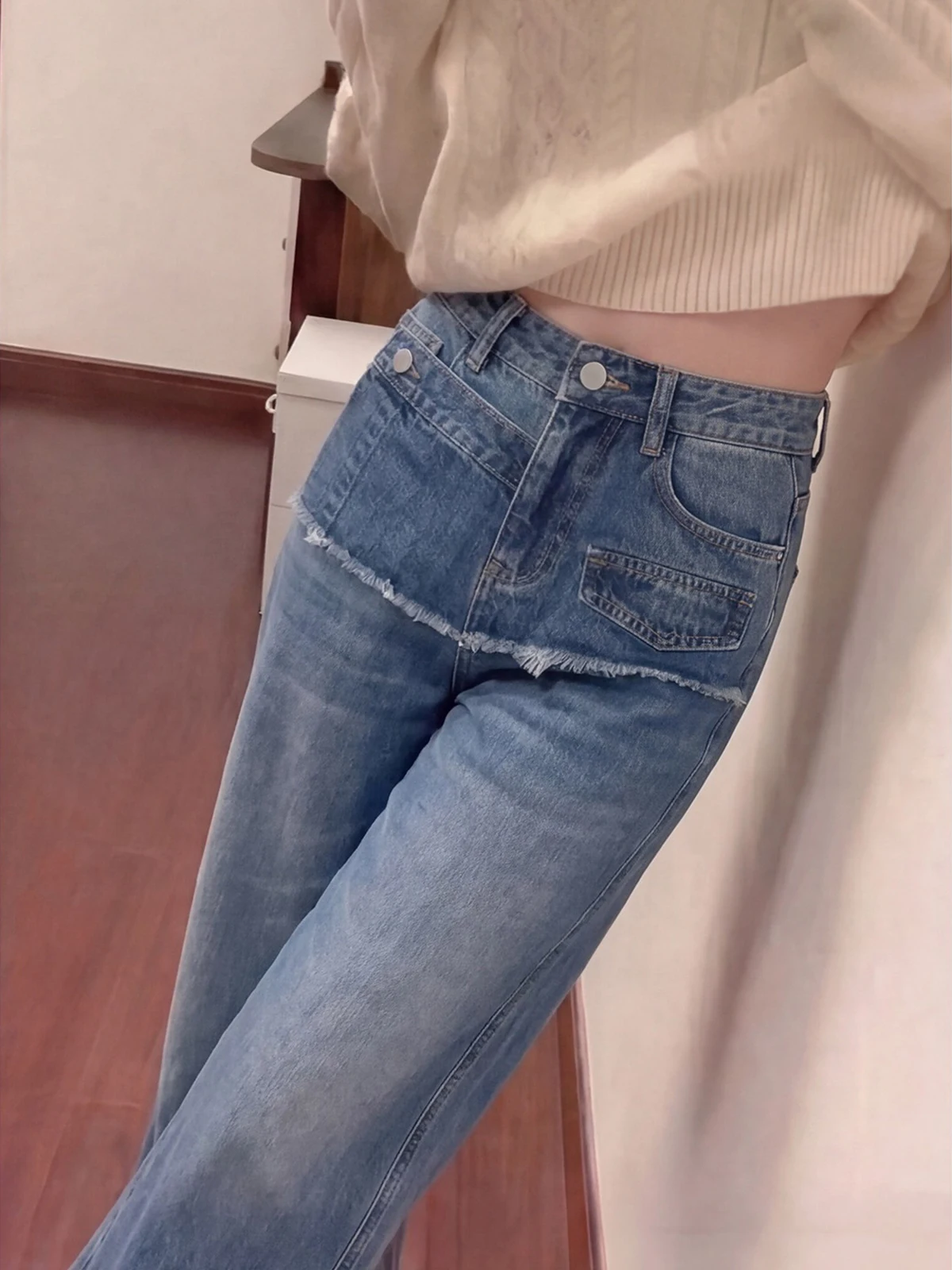 High Waist Wide Leg Straight Cut Jeans Women's Loose Versatile Summer Fashion Design Slimming Denim Pants Hot Fire Beauty
High Waist Wide Leg Straight Cut Jeans Women's Loose Versatile Summer Fashion Design Slimming Denim Pants Hot Fire Beauty
