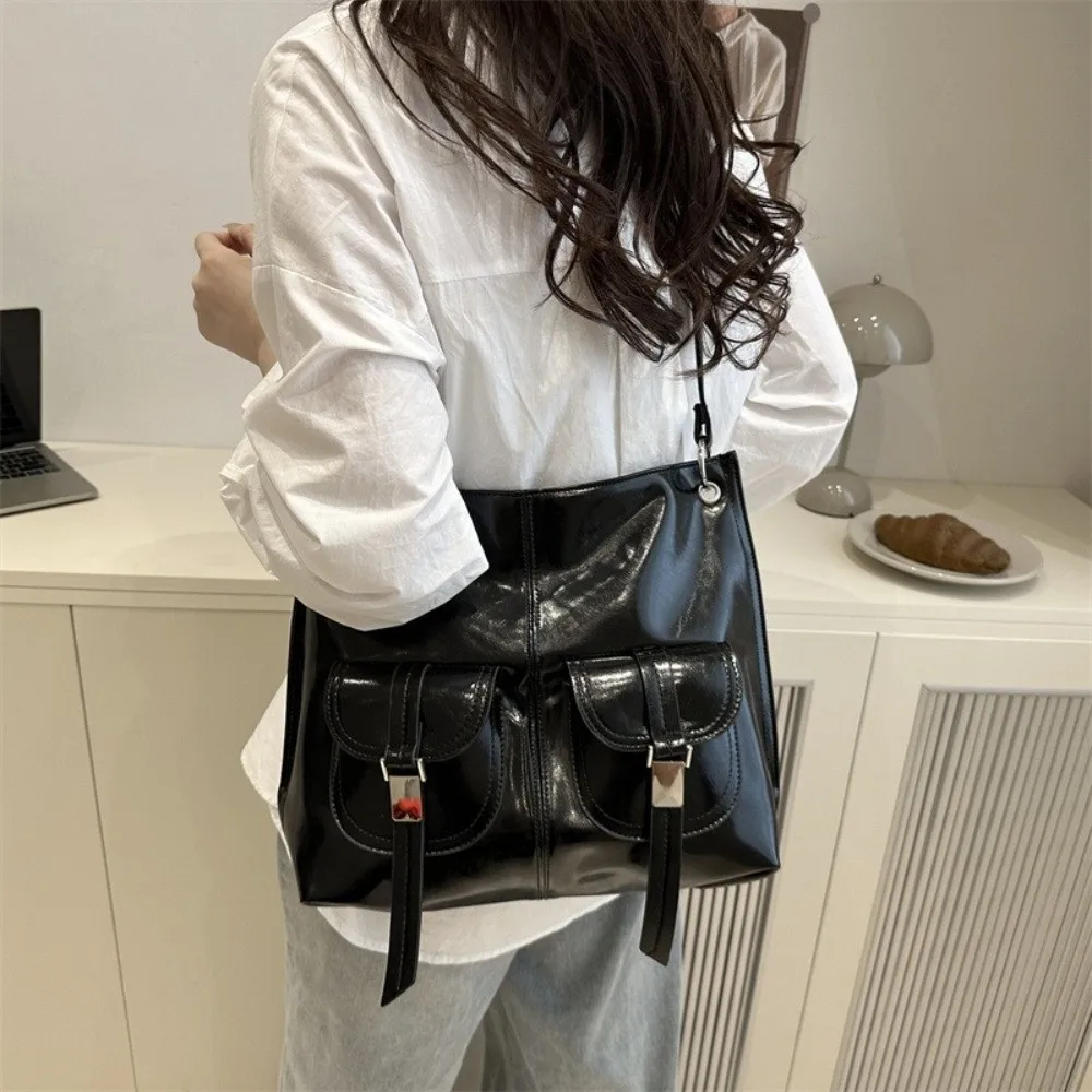 PU Vintage Tote Bag Adjustable Strap Multi-Pouch Shoulder Bag Lightweight Large Capacity Crossbody Bag Daily Commute
PU Vintage Tote Bag Adjustable Strap Multi-Pouch Shoulder Bag Lightweight Large Capacity Crossbody Bag Daily Commute