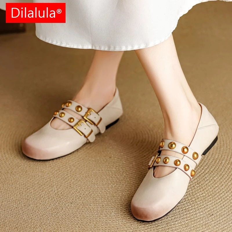 Dilalula 2025 г., женские туфли Мэри Джейн из натуральной кожи на плоской подошве с круглым носком и двойной пряжкой, повседневные туфли-лодочки на плоской подошве с заклепками, женская обувь для прогулок 
Dilalula 2025 г., женские туфли Мэри Джейн из натуральной кожи на плоской подошве с круглым носком и двойной пряжкой, повседневные туфли-лодочки на плоской подошве с заклепками, женская обувь для прогулок